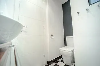 Inside Barcelona Apartments Mercat