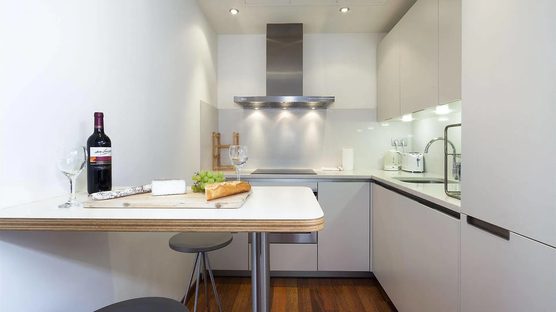 Inside Barcelona Apartments Mercat Spain