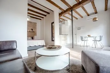 Inside Barcelona Apartments Mercat