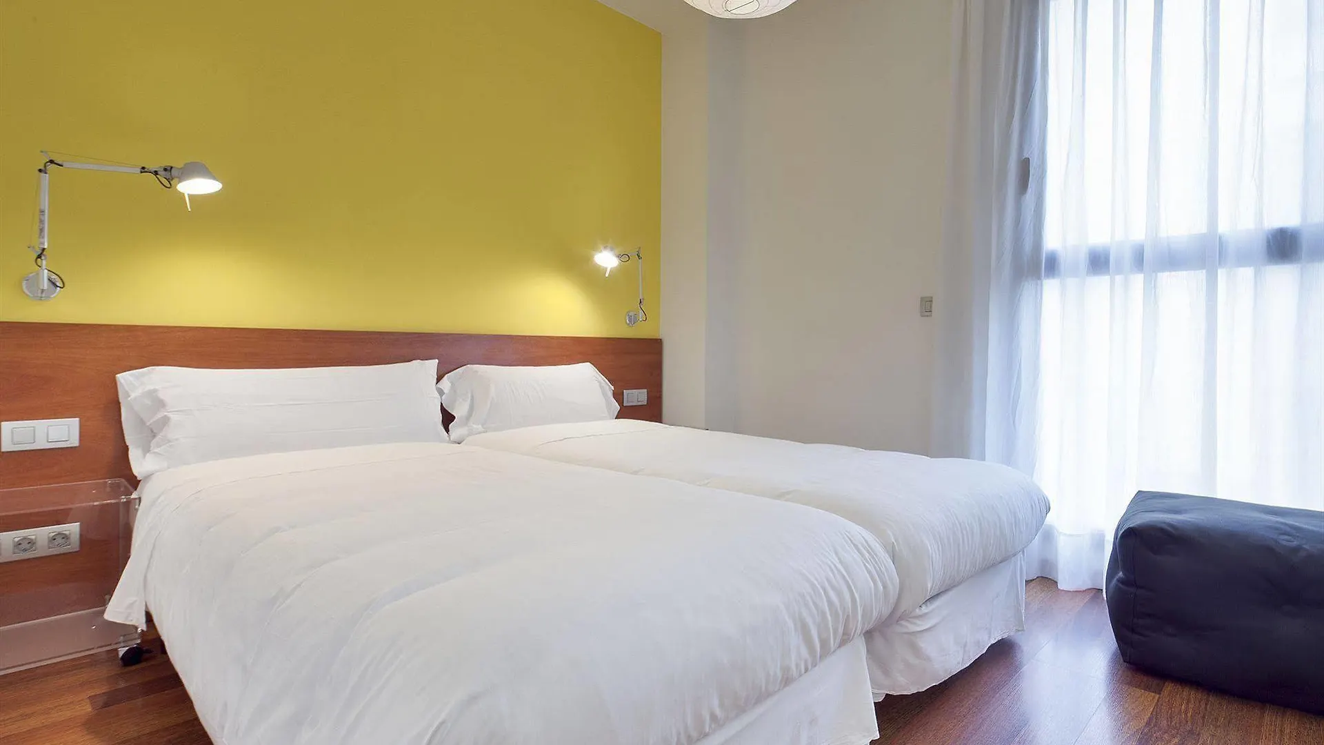 Inside Barcelona Apartments Mercat