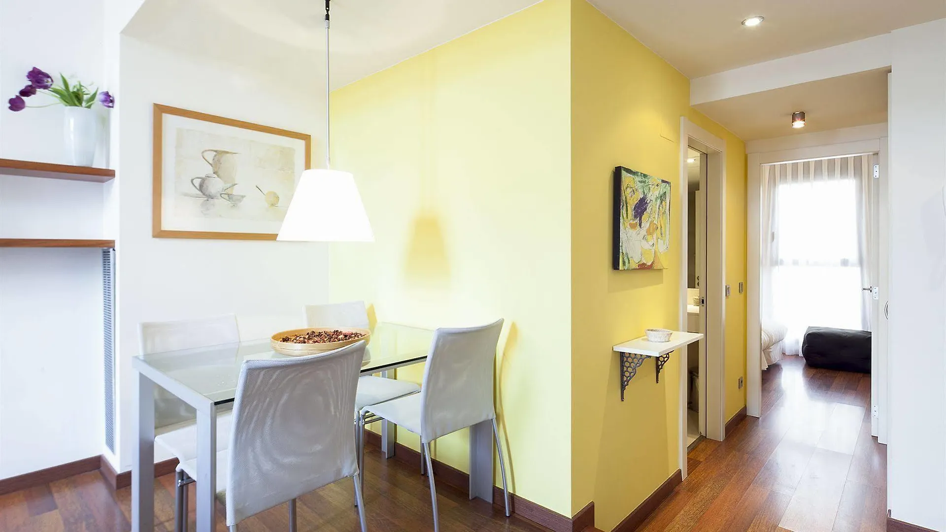 Inside Barcelona Apartments Mercat