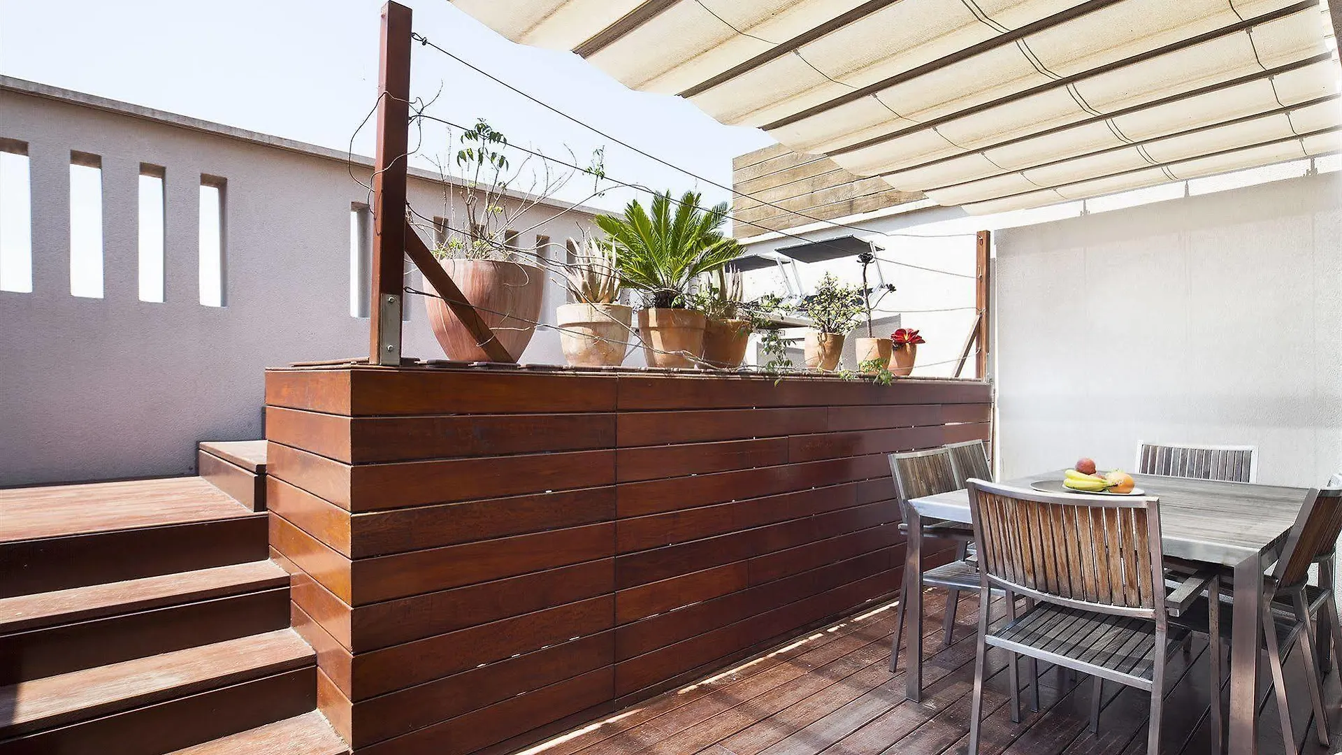 Inside Barcelona Apartments Mercat
